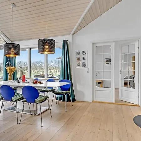 Semesterbostad 5 Bedroom Awesome In Ebeltoft