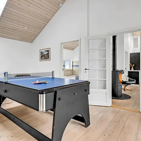 5 Bedroom Awesome In Semesterbostad