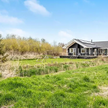 5 Bedroom Awesome In Semesterbostad *